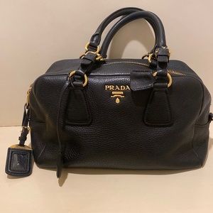 Bauletto Bag Vitelli Diano Medium - very stylish and one you don’t see often.
